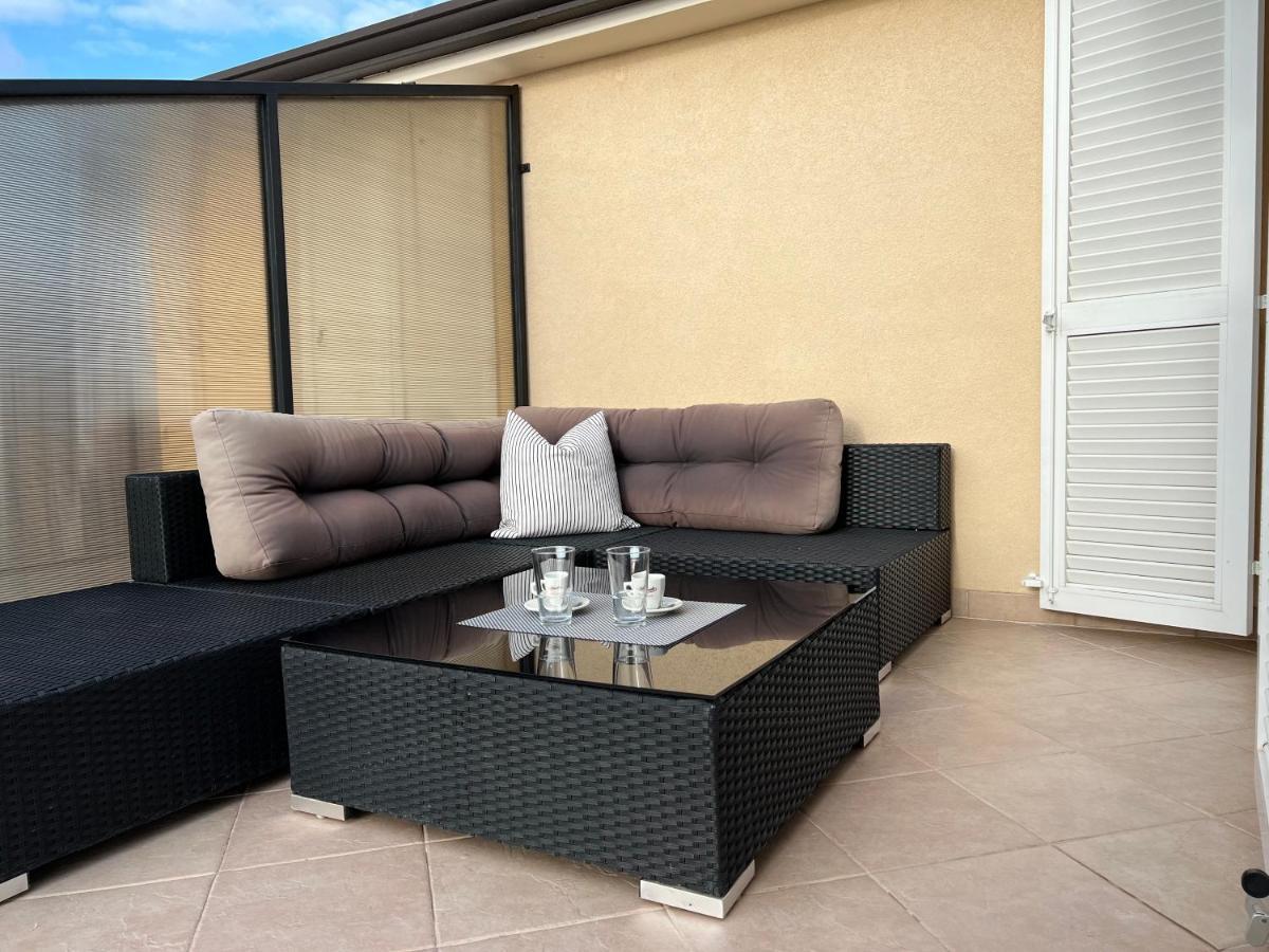 Maj Premium Apartment 4 Sterne - Neu Renoviert Porec Exterior photo