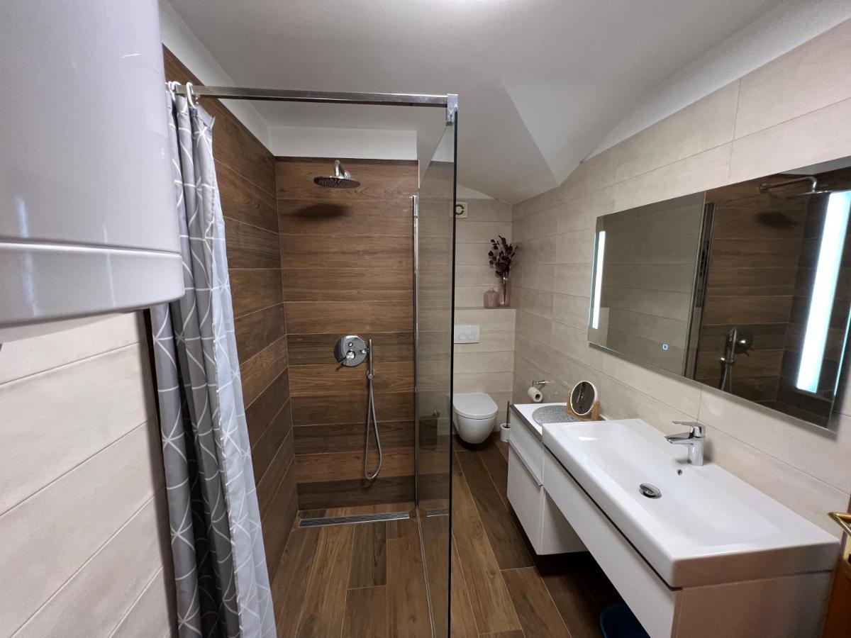 Maj Premium Apartment 4 Sterne - Neu Renoviert Porec Exterior photo